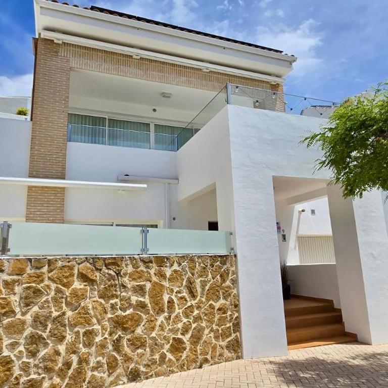 Scandinavian Modern Villa in Benalmádena - Villa - 69