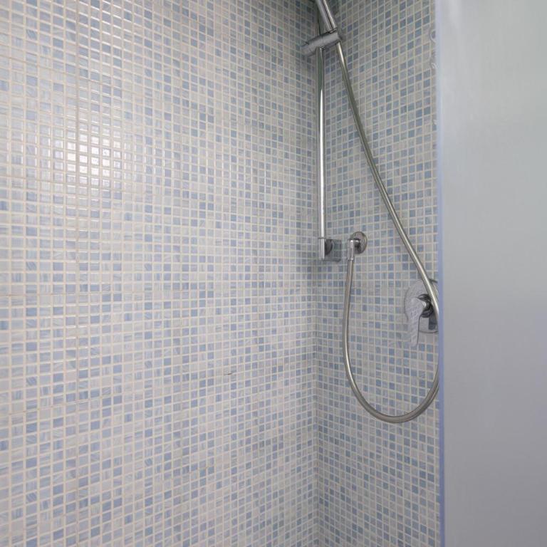 193Gramsci Comfort Apartment 2 plus 2 guests City center location Near ferries and Portovenere bus Flexible space with adjacent unit - Appartamento con 1 Camera da Letto - 12