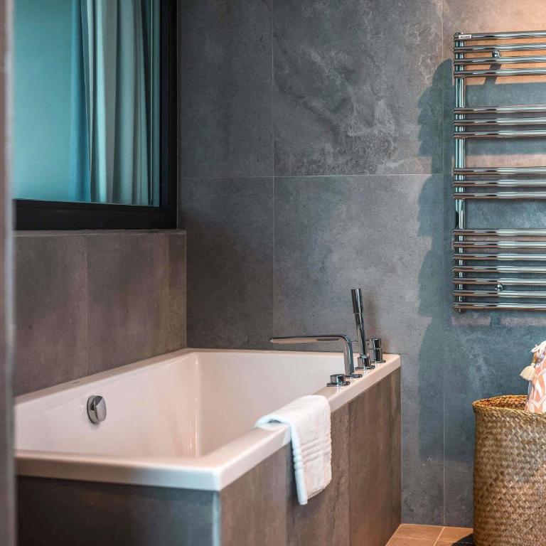 Novotel Paris Porte Versailles - Suite Junior Lit King-Size avec Canapé-Lit - 8