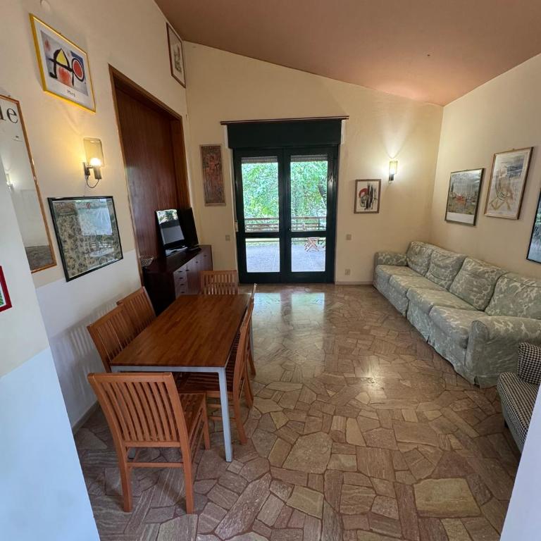 Villa Pineta - Parcheggio, Giardino - Oasi di Tranquillità a Due Passi dal Mare - Villa con 3 Camere da Letto - 1