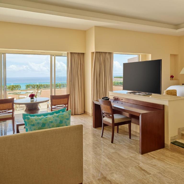 Grand Fiesta Americana Coral Beach Cancun - All Inclusive - Infinite Ocean Front Honeymoon Master Suite - 3