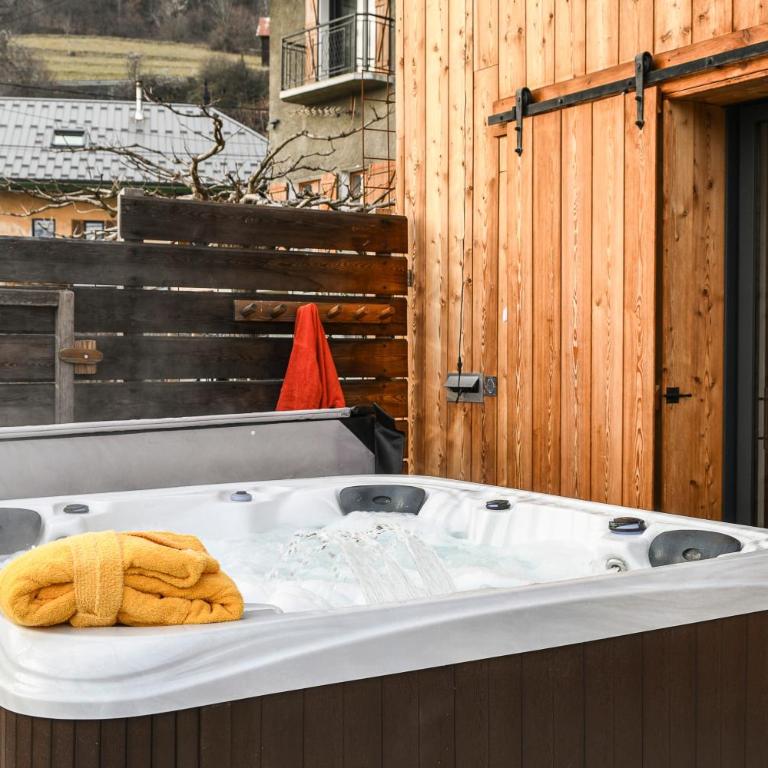 Au Pied De L'Arcluse-Spa Clim Wifi - Chalet 2 Chambres - 6