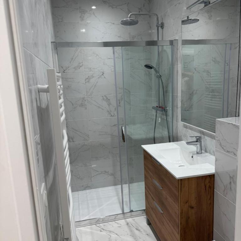 BRULEE - BRAND NEW - 2 room duplex WIFI, AC, central - Appartement 1 Chambre - 10