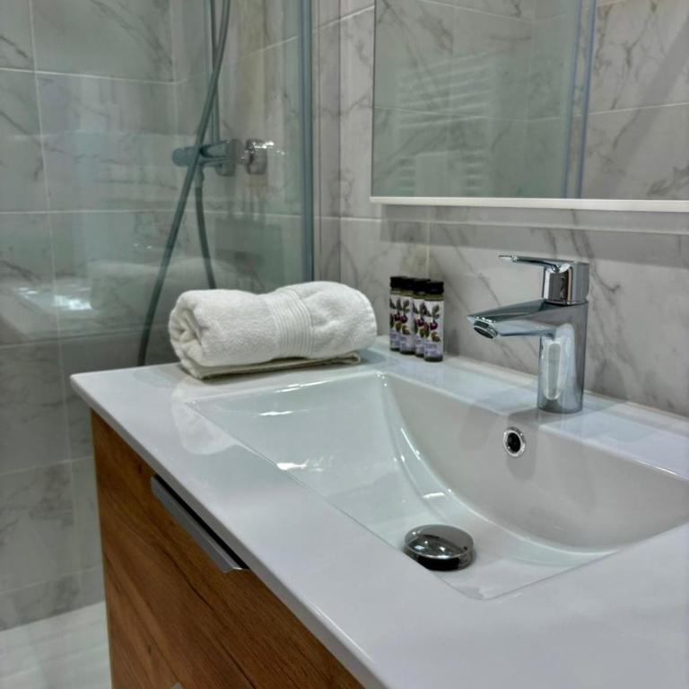 BRULEE - BRAND NEW - 2 room duplex WIFI, AC, central - Appartement 1 Chambre - 17
