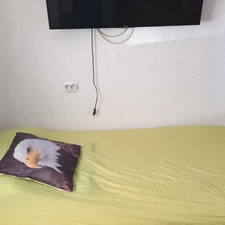 Golden Hour Apartment - Two-Bedroom Apartment - 12