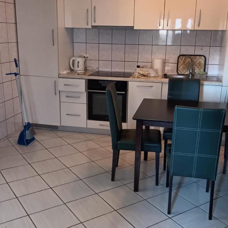 Golden Hour Apartment - Two-Bedroom Apartment - 13