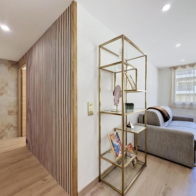 Magnifique appartement rénové dans le cœur de Menton - Two-Bedroom Apartment - 3