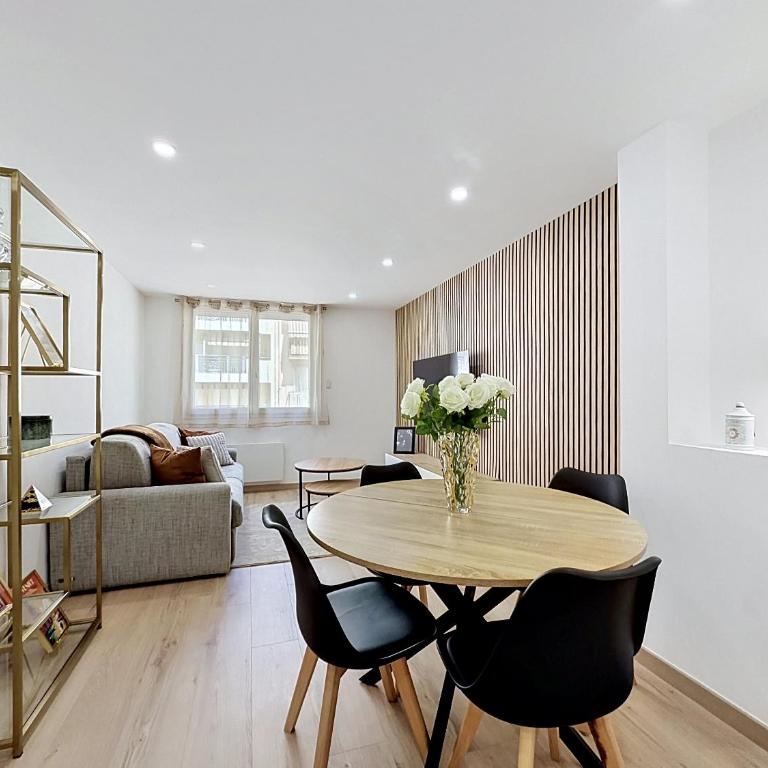 Magnifique appartement rénové dans le cœur de Menton - Two-Bedroom Apartment - 21