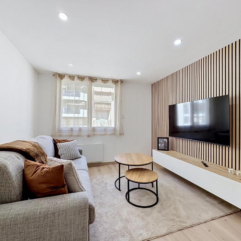 Magnifique appartement rénové dans le cœur de Menton - Two-Bedroom Apartment - 17
