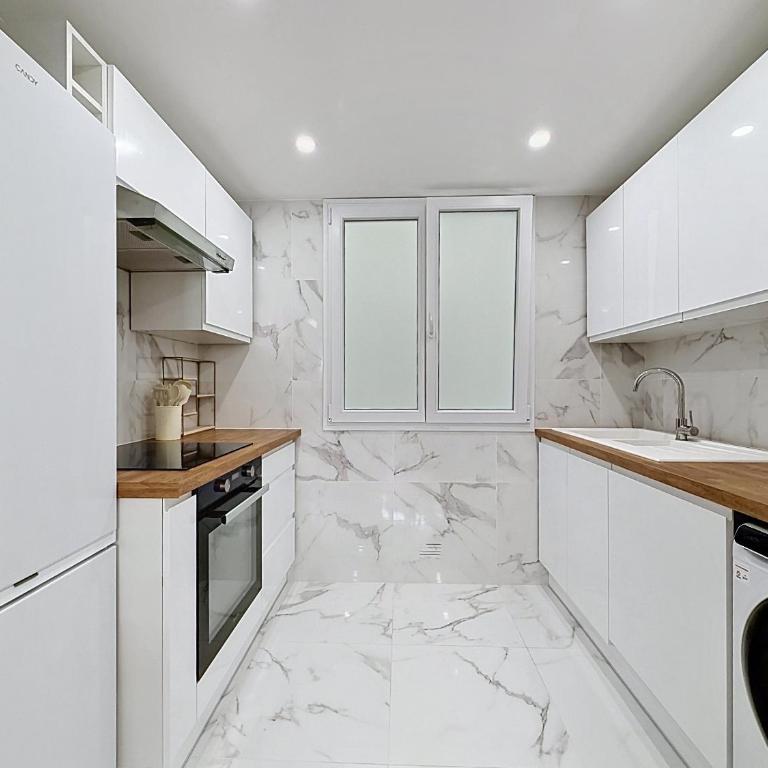 Magnifique appartement rénové dans le cœur de Menton - Two-Bedroom Apartment - 15