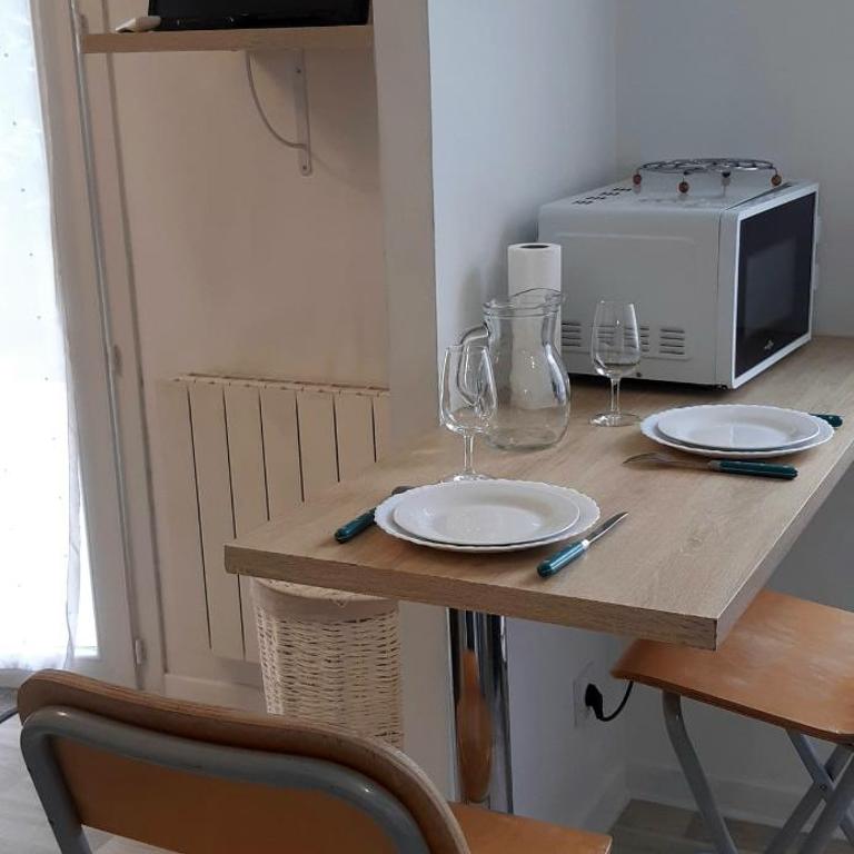 Studio cosy déco tropicale - 10 min gare & centre à pied - Apartamento de 1 dormitorio - 17