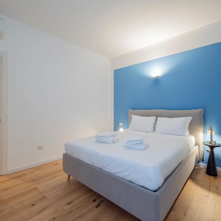 Xenia Milano - 2 rooms apt in Via Breno 1 - Appartamento con 2 Camere da Letto - 2