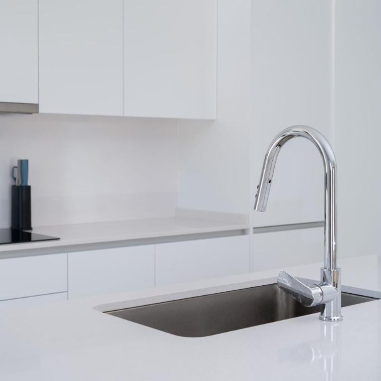 Sunny Blue Home Estepona - Apartamento de 3 dormitorios con balcón - 11