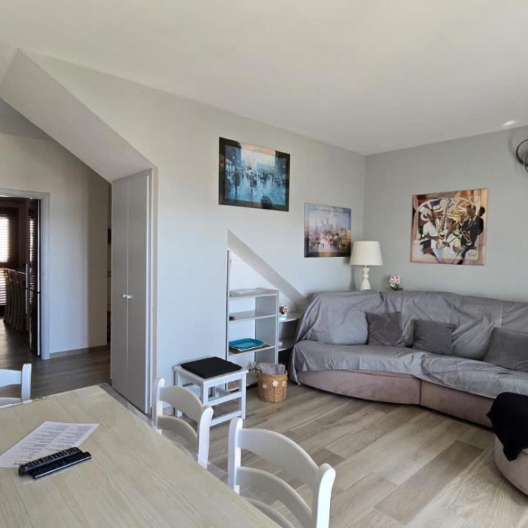 MiraMare, wonderful apartment with a sea view! - Three-Bedroom Apartment - 13
