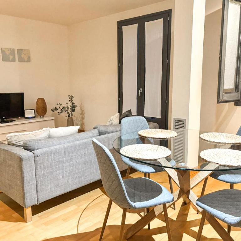 Two bedroom apartment behind the Rambla - Apartamento de 2 dormitorios - 9