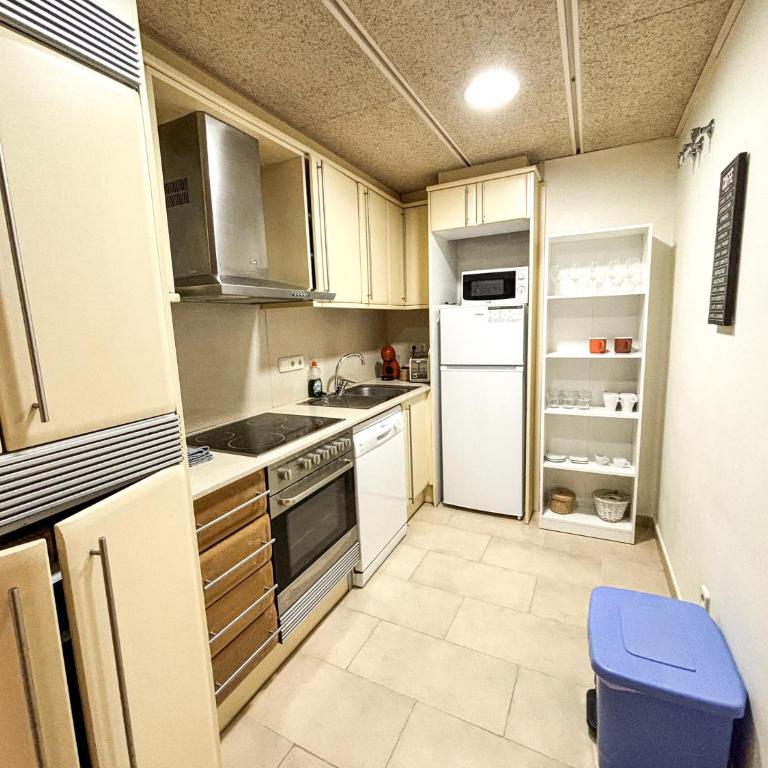 Two bedroom apartment behind the Rambla - Apartamento de 2 dormitorios - 11