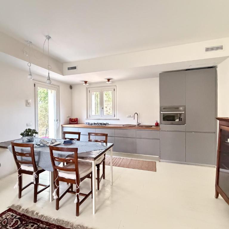 Sirolo Vacanze in Villa - Two-Bedroom Apartment with Garden View - 12
