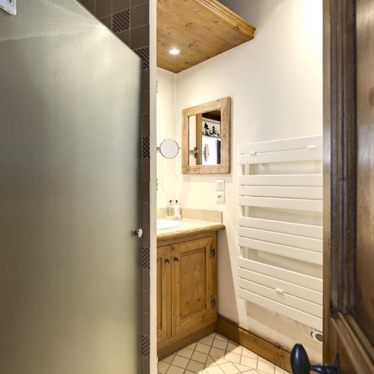 Nepenthe - beautiful ski-in ski-out 3 bed in exclusive location in Val d'Isere - Appartement 3 Chambres - 8