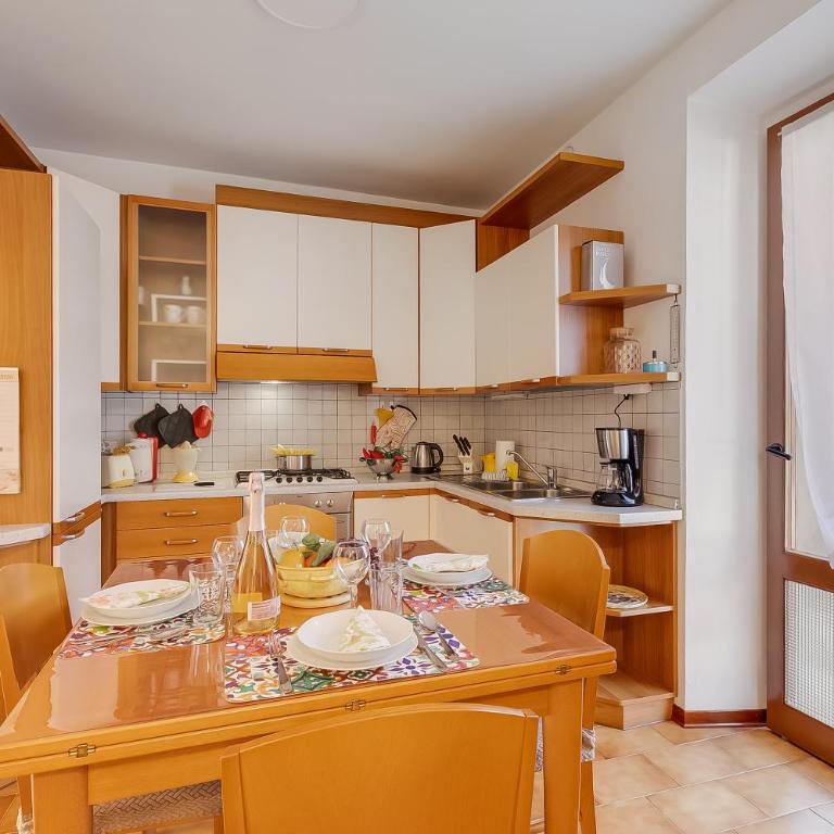 Kirribilli House - Central Nago Torbole with Mountain View - Happy Rentals - Appartamento con Balcone - 18