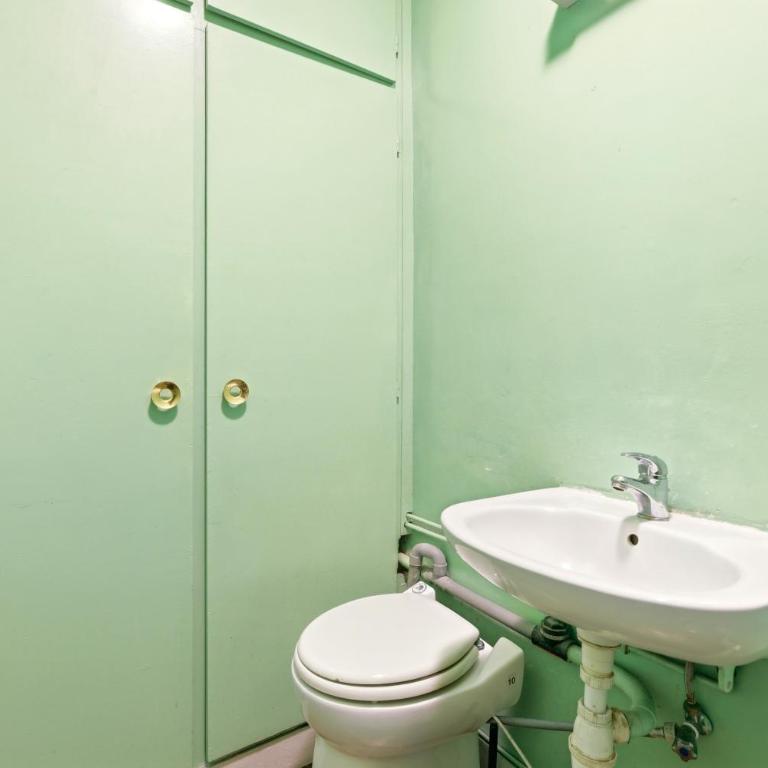 Modern Paris 2BR Apartment-Central Stay with Netflix - Two-Bedroom Apartment - 19