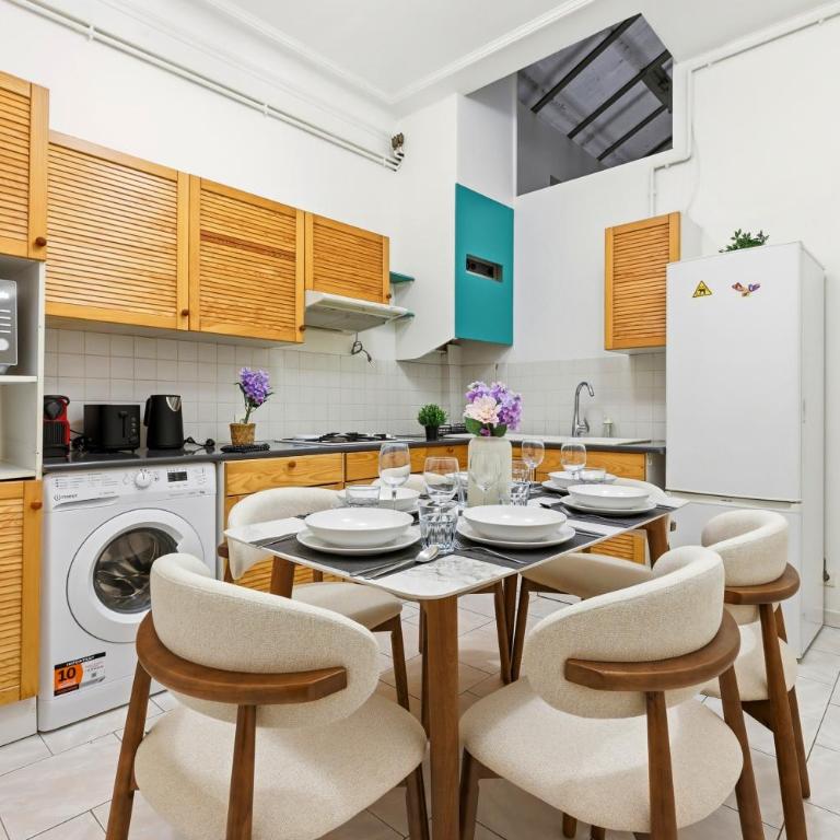 Modern Paris 2BR Apartment-Central Stay with Netflix - Two-Bedroom Apartment - 13