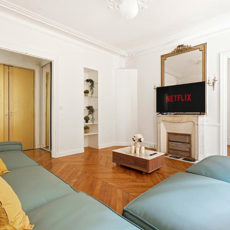 Modern Paris 2BR Apartment-Central Stay with Netflix - Two-Bedroom Apartment - 3