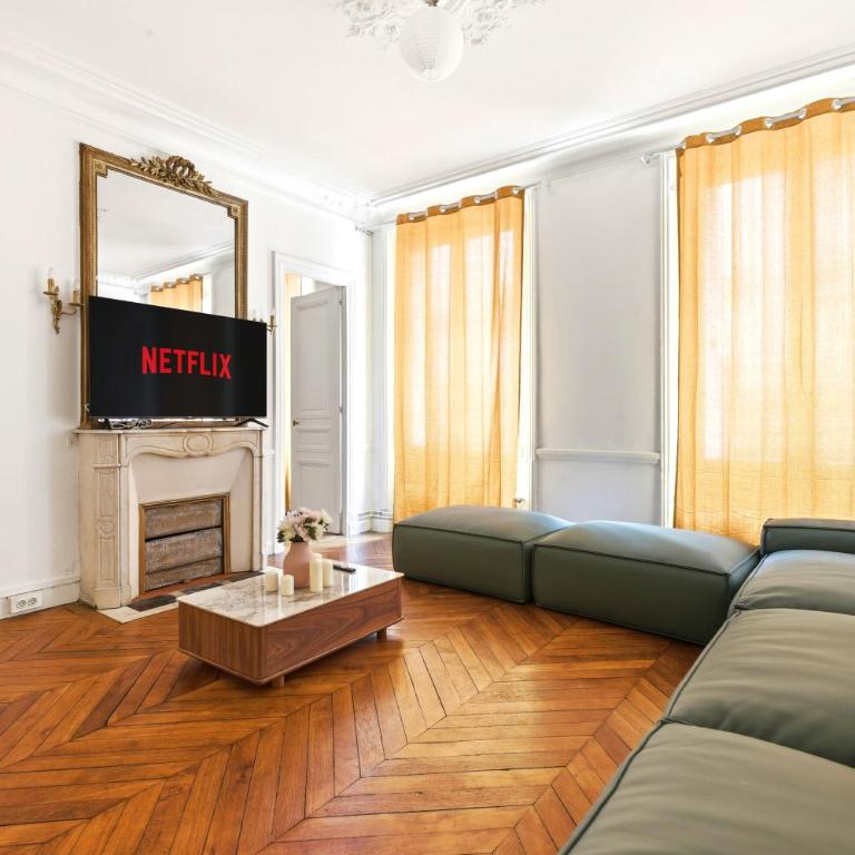 Modern Paris 2BR Apartment-Central Stay with Netflix - Two-Bedroom Apartment - 1