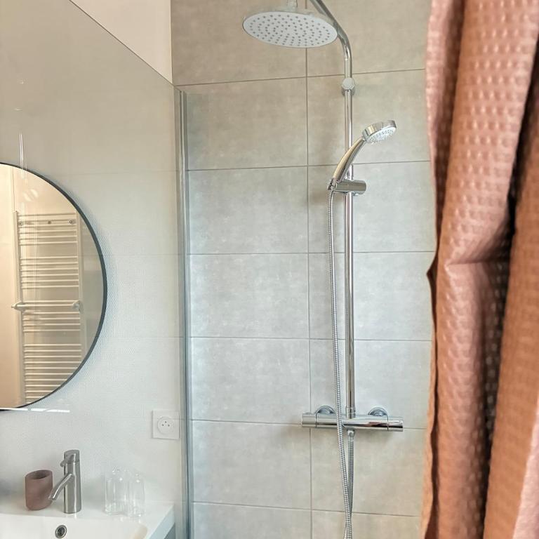 Spacieux 4 chambres - proche centre et CHU - Appartement - 4