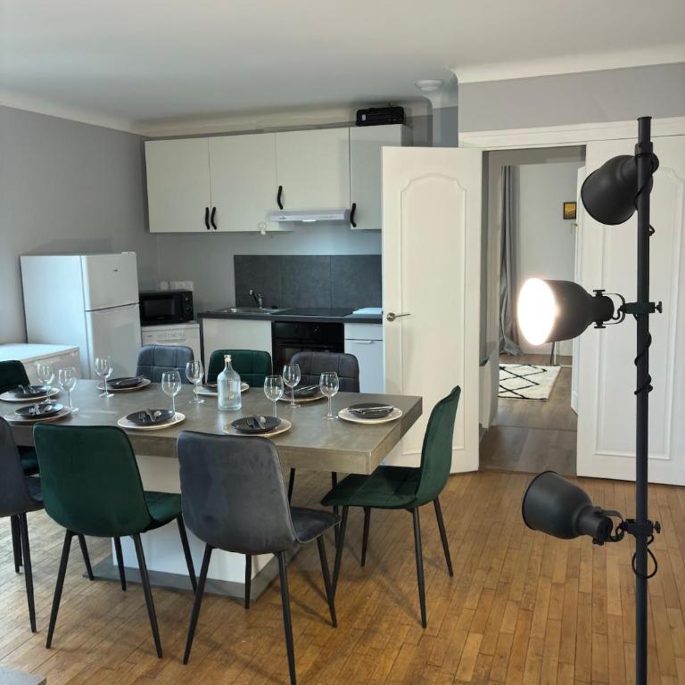 Spacieux 4 chambres - proche centre et CHU - Appartement - 11
