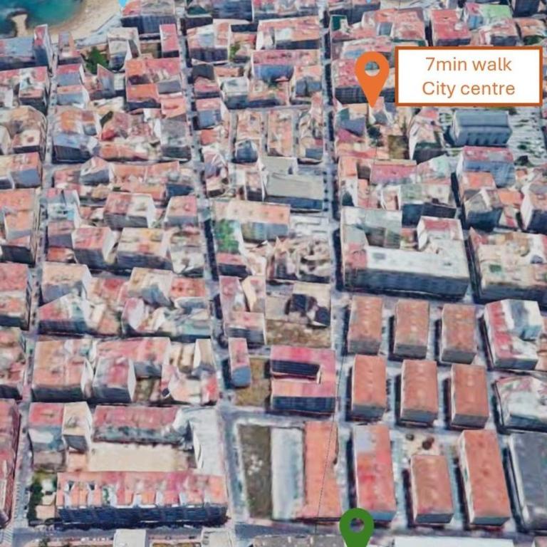 Piso con piscina, céntrico, cerca de la playa - Apartamento de 2 dormitorios - 10