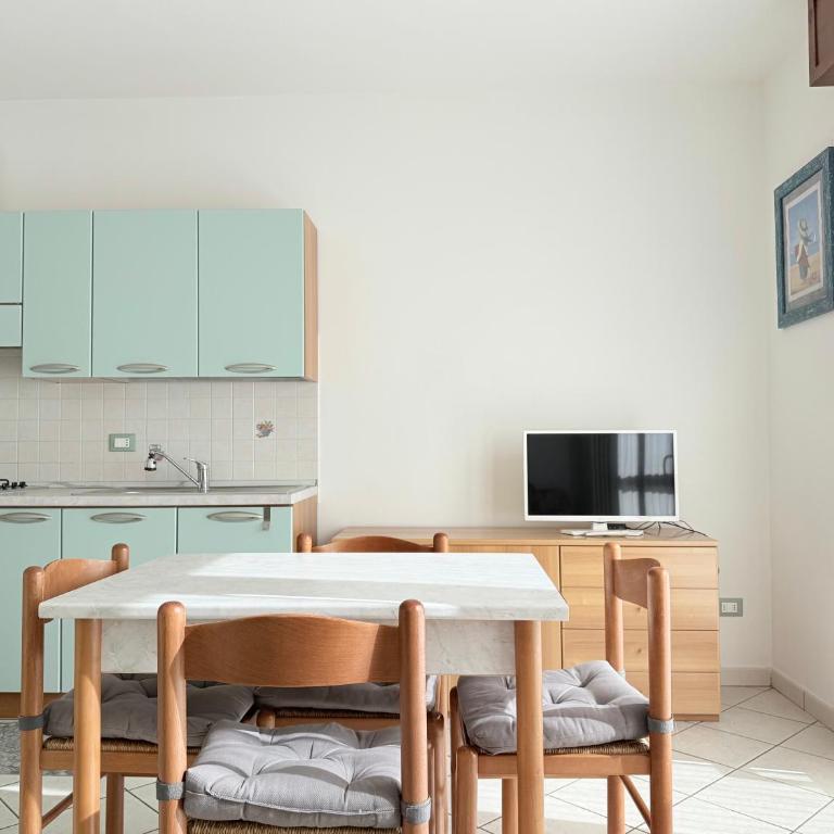 RP06 - Cesenatico, luminoso bilocale con balcone e garage - One-Bedroom Apartment - 7