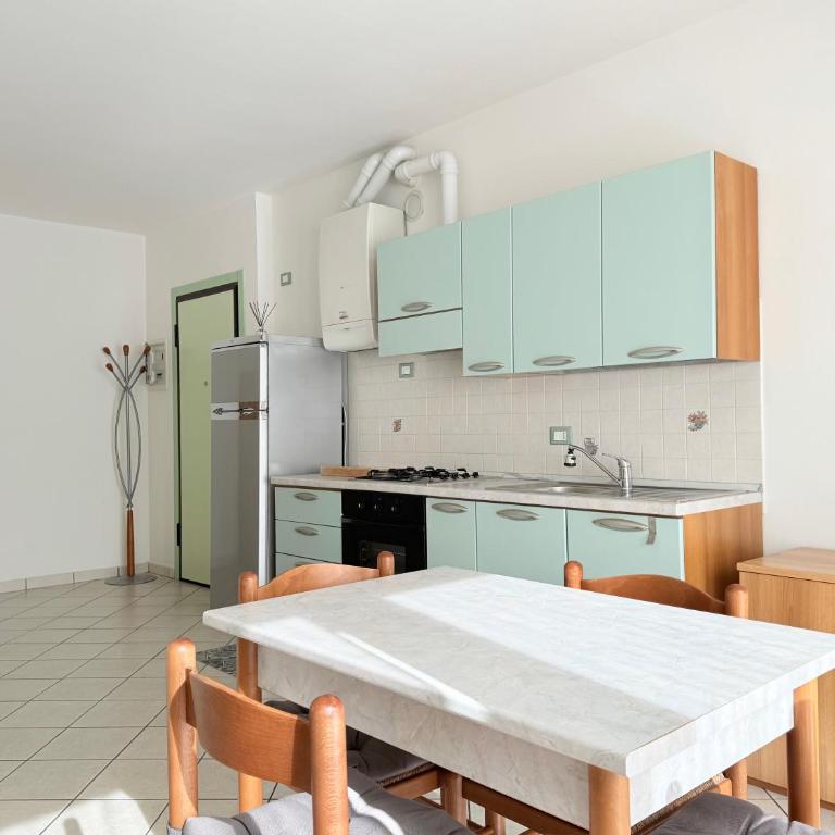RP06 - Cesenatico, luminoso bilocale con balcone e garage - One-Bedroom Apartment - 8