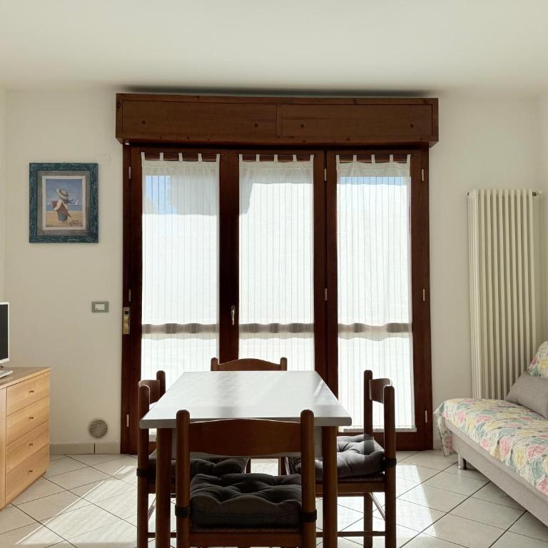 RP06 - Cesenatico, luminoso bilocale con balcone e garage - One-Bedroom Apartment - 1