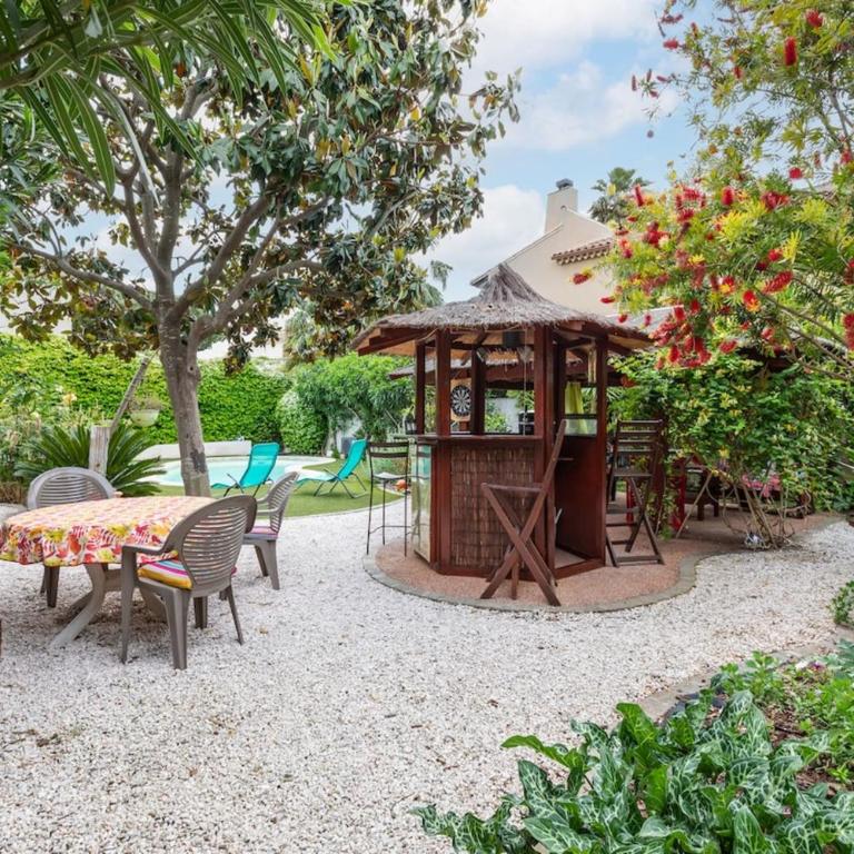 Villa Évasion & Bien-Être Villa avec piscine jacuzzi & sauna - Maison de Vacances - 5