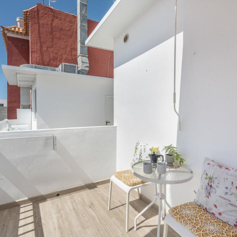Céntrico Ático con Terraza Privada - Estudio con vistas a las montañas - 18