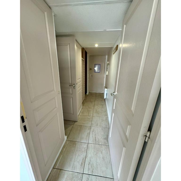Grand studio à 100m de la plage, piscine ouverte juillet Août - Appartement 1 Chambre - 6