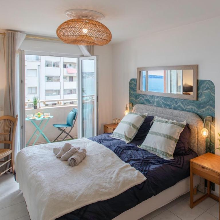 Modern 2-Bedroom Sea View, Air Conditioning, Balcony - Appartement 1 Chambre - 7