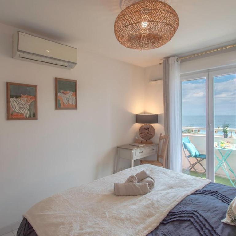 Modern 2-Bedroom Sea View, Air Conditioning, Balcony - Appartement 1 Chambre - 9