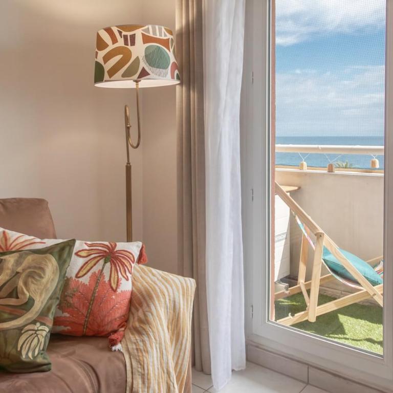 Modern 2-Bedroom Sea View, Air Conditioning, Balcony - Appartement 1 Chambre - 11