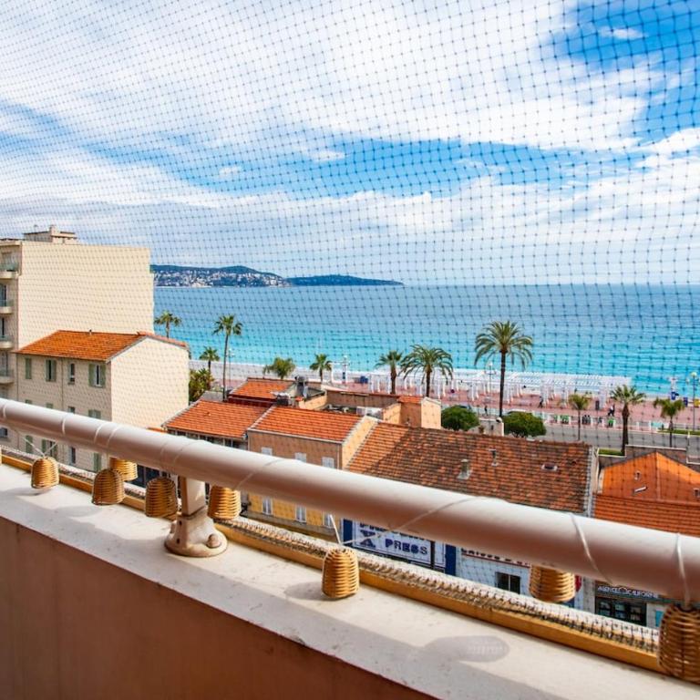 Modern 2-Bedroom Sea View, Air Conditioning, Balcony - Appartement 1 Chambre - 12