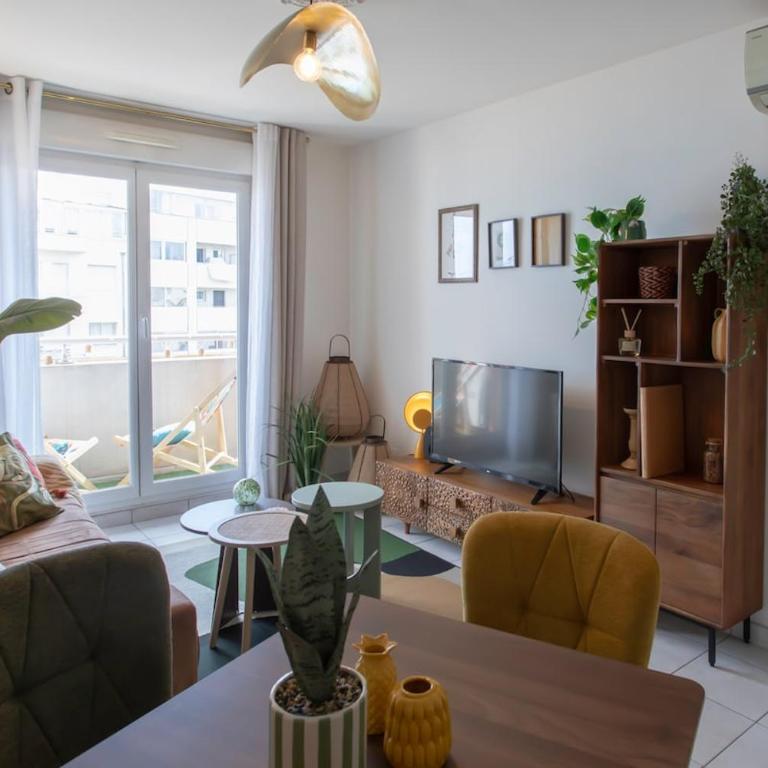 Modern 2-Bedroom Sea View, Air Conditioning, Balcony - Appartement 1 Chambre - 13