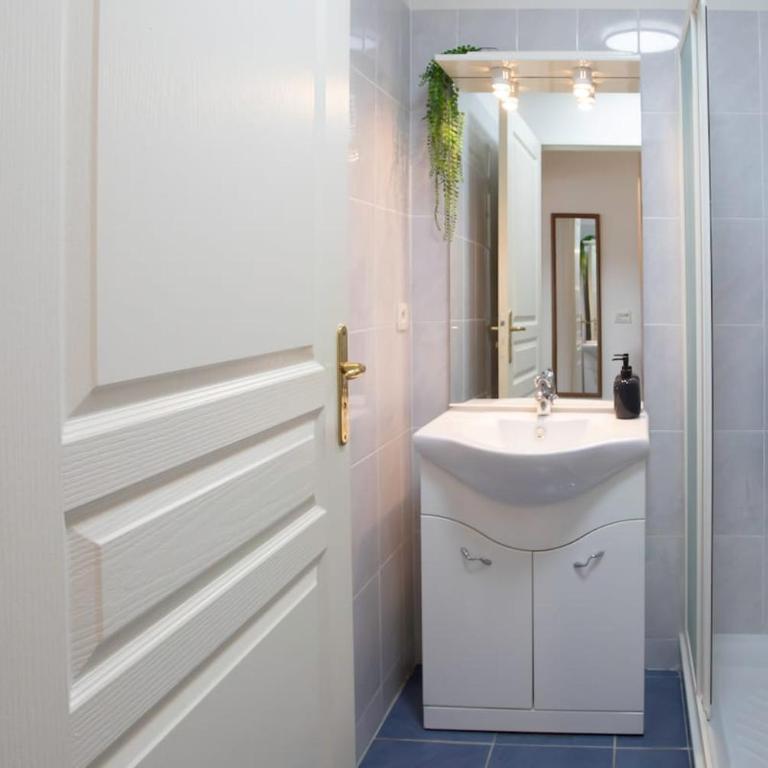 Modern 2-Bedroom Sea View, Air Conditioning, Balcony - Appartement 1 Chambre - 25