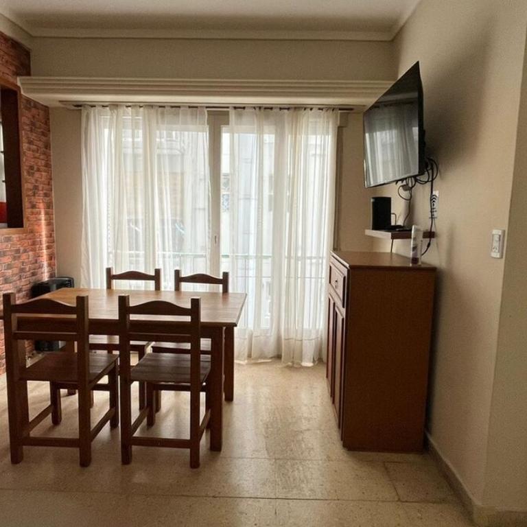 Comodo y luminoso 2 amb Plaza Colon - Apartamento de 2 dormitorios - 1