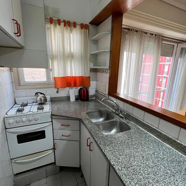 Comodo y luminoso 2 amb Plaza Colon - Apartamento de 2 dormitorios - 7