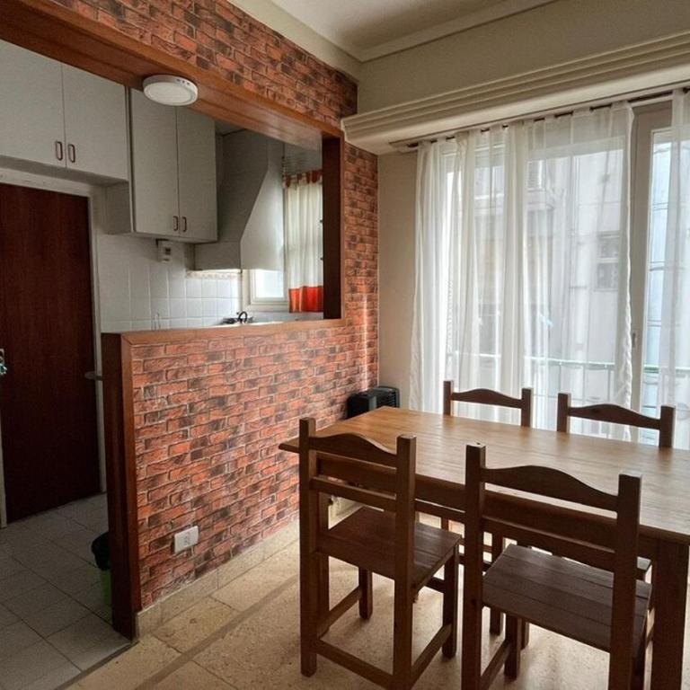 Comodo y luminoso 2 amb Plaza Colon - Apartamento de 2 dormitorios - 2