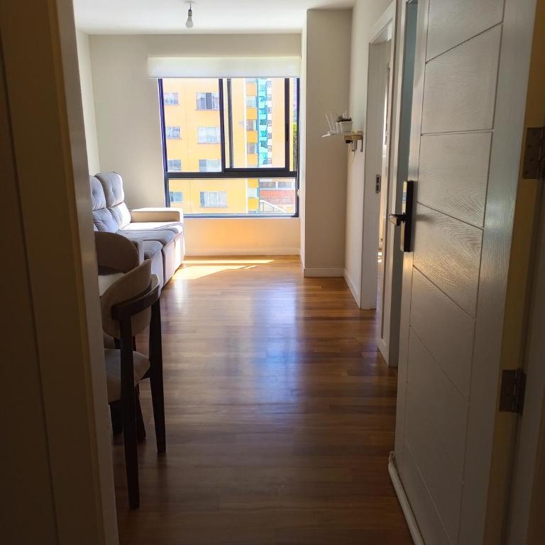 Ubicación estratégica, cálido y a pasos de embajadas - Apartamento de 1 dormitorio - 2