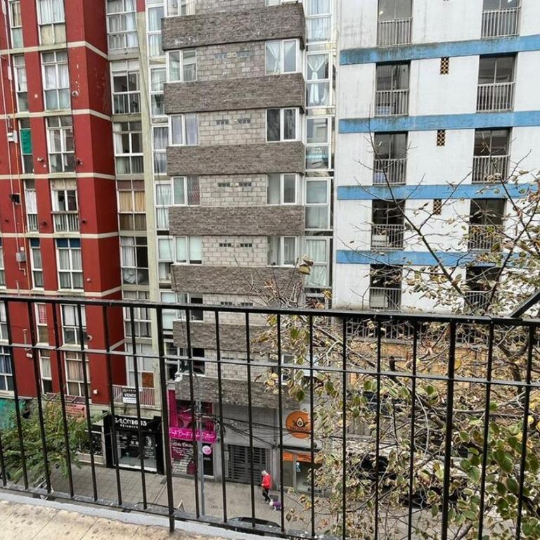 Comodo y luminoso 2 amb Plaza Colon - Apartamento de 2 dormitorios - 28