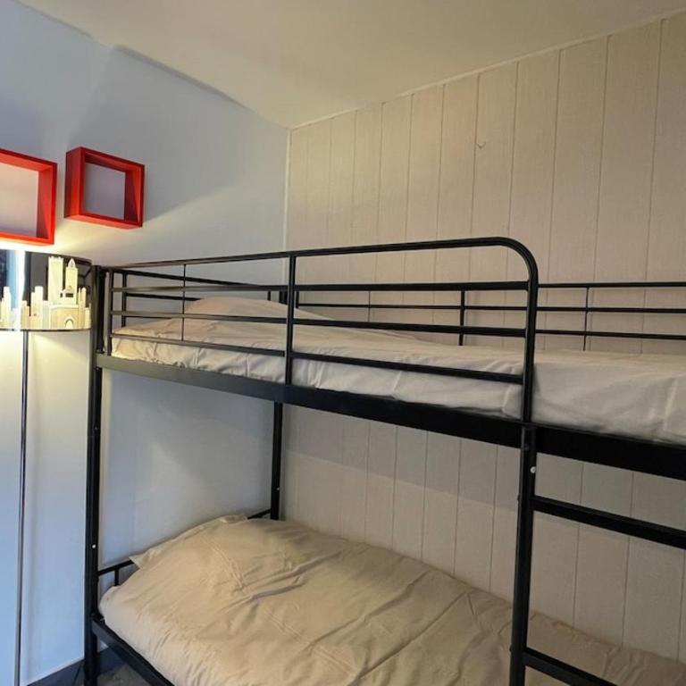 Red Pearl- Piscine, parking privé, Appartement pour 4 personnes tout équipé, plage de Richelieu à 200 mètres - One-Bedroom Apartment - 4