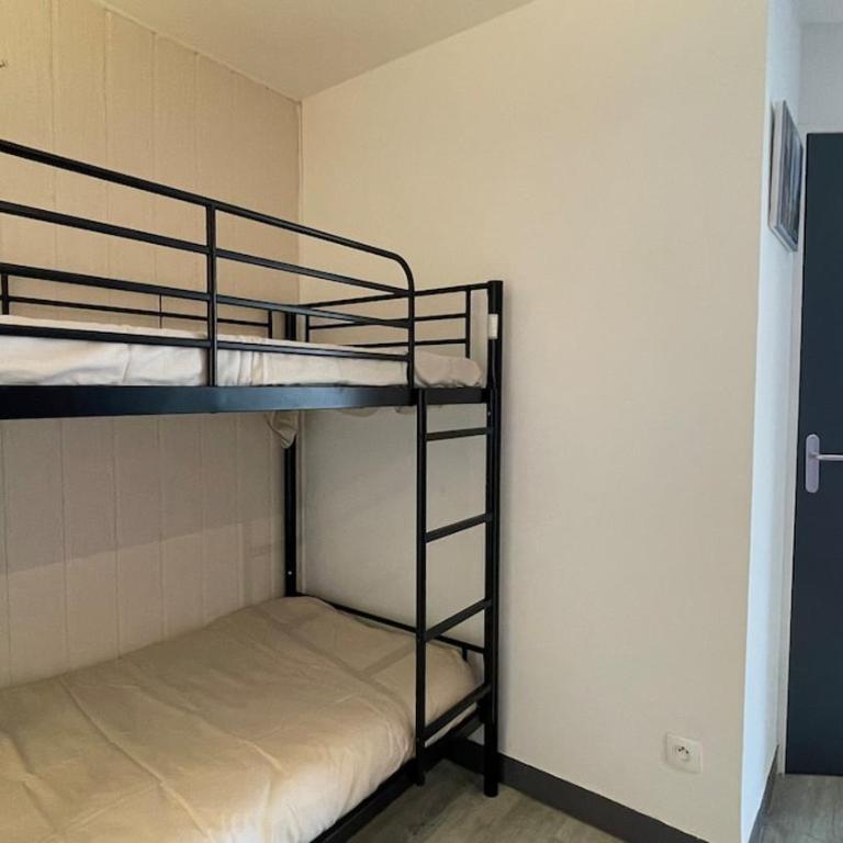 Red Pearl- Piscine, parking privé, Appartement pour 4 personnes tout équipé, plage de Richelieu à 200 mètres - One-Bedroom Apartment - 9
