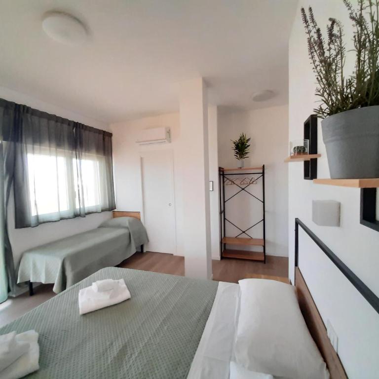 Urban View Bari - Rooms & Terrace - Triple Room with Garden View - 3